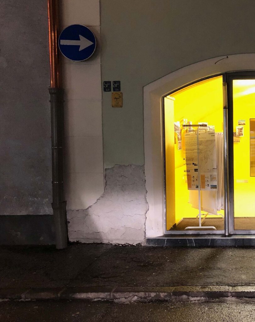 The yellow project space in Schwaz at night