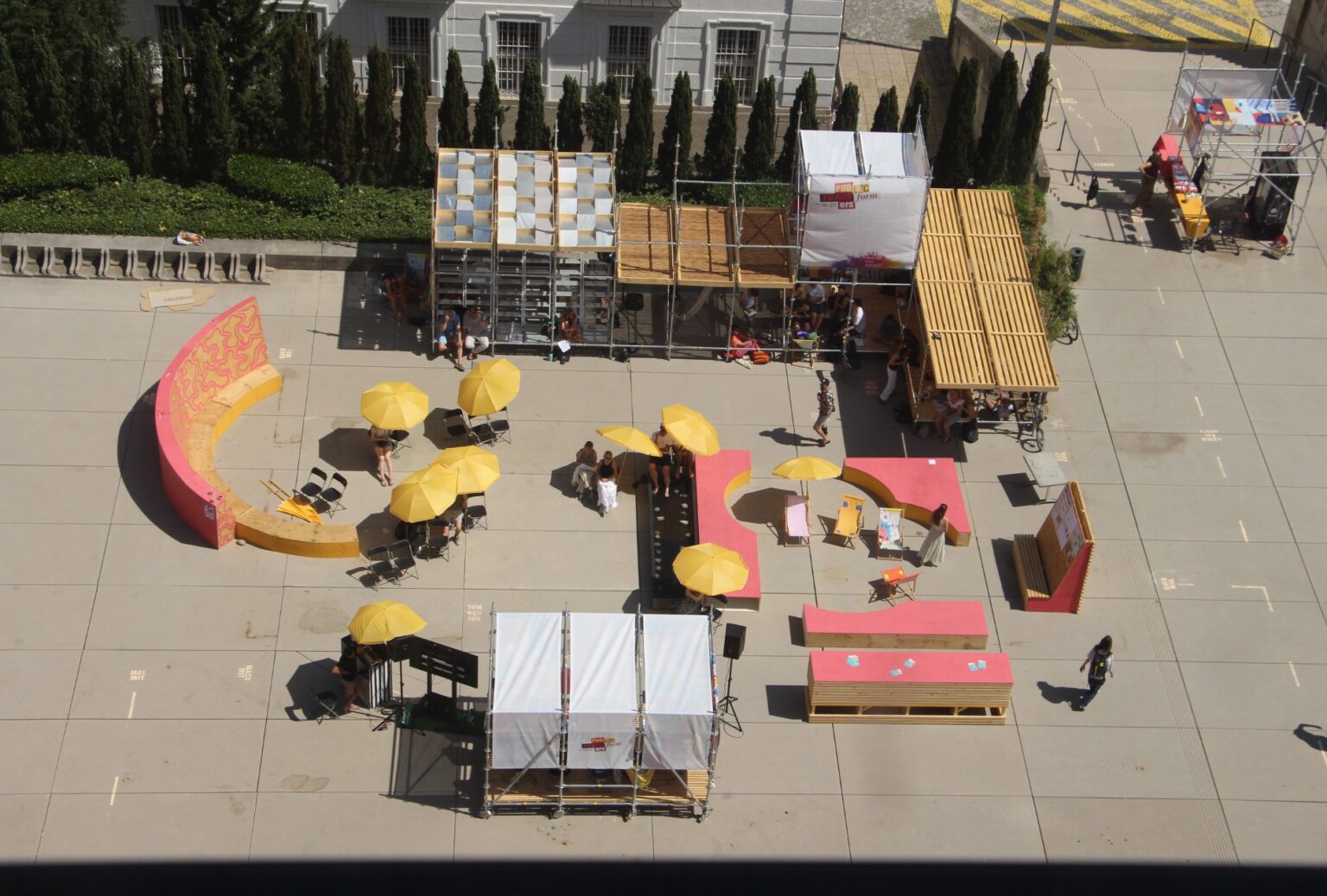Aerial view of the installation on the GEIWI forecourt