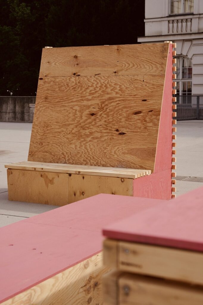 Seating module detail